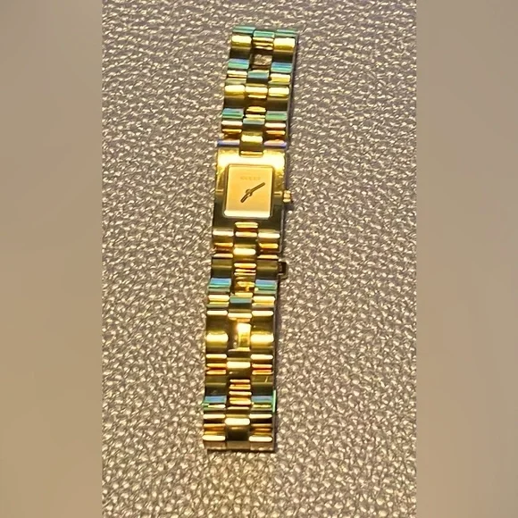 Gucci | Accessories | Womans Gucci Stainless Steel Watch  display picture 3